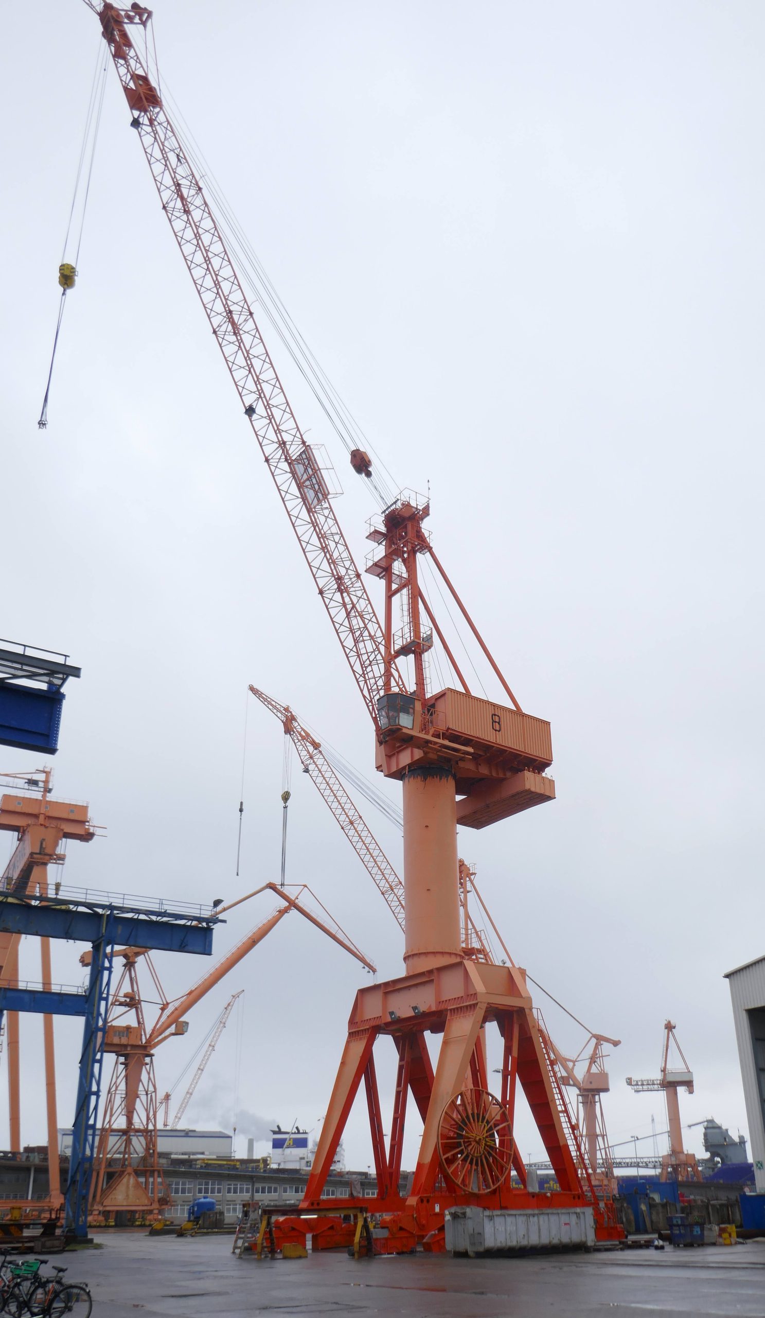 KRAN- UND FÖRDERTECHNIK